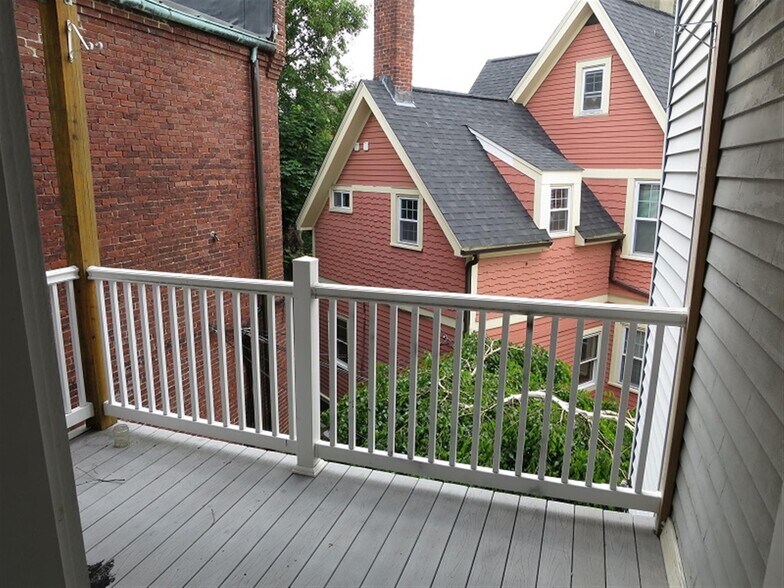 Building Photo - 6 Giles Park