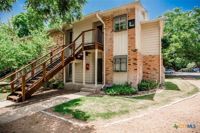 Primary Photo - 421 W San Antonio St