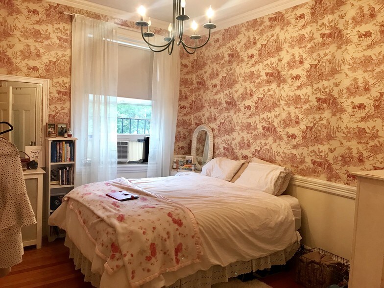 Building Photo - 481 Beacon St