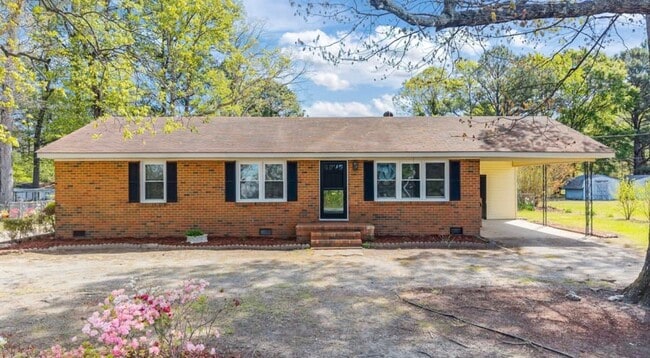 Building Photo - 4149 Woodcrest Rd