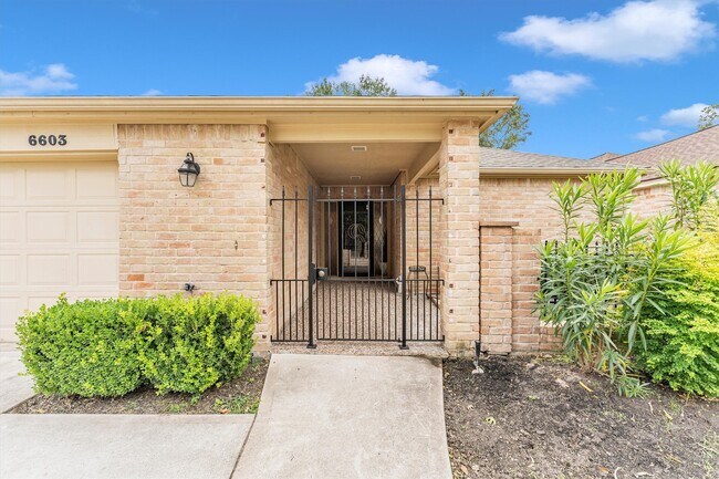 Building Photo - 6603 Pauma Dr