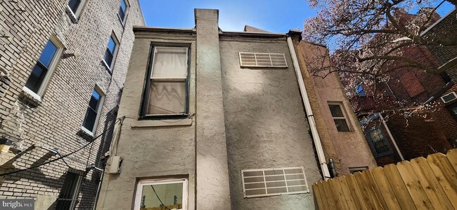 Building Photo - 1413 Lombard St