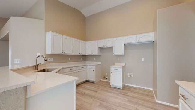 Building Photo - 3830 E Kroll Dr