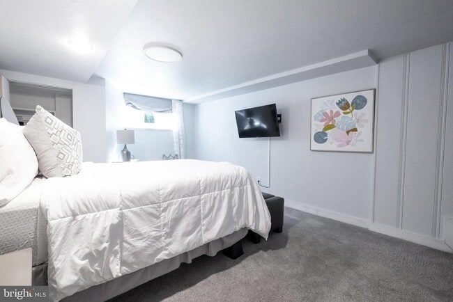 Building Photo - 3452 Elm Ave