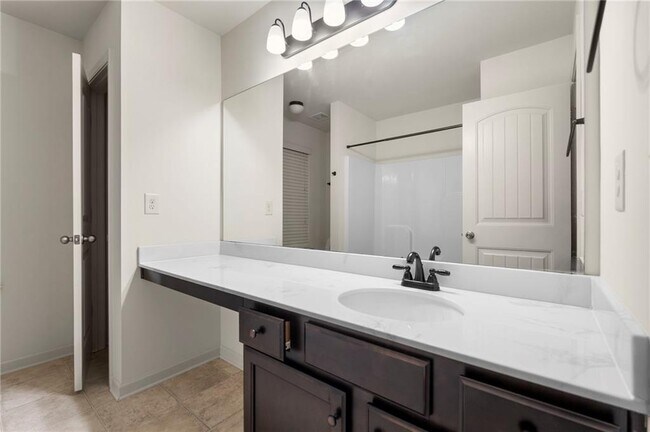 Building Photo - 613 Stonehurst Ln