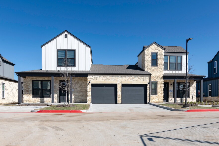 Private Garage - parcHAUS at Celina Parkway