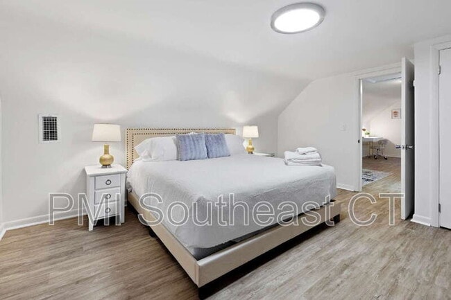 Building Photo - 15 Wiemes Ct