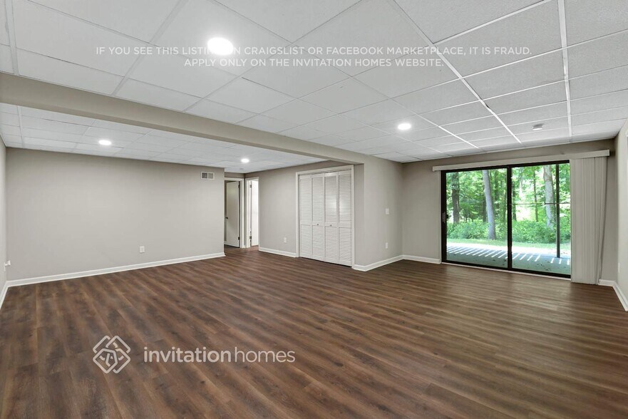 Building Photo - 2221 Gemway Dr