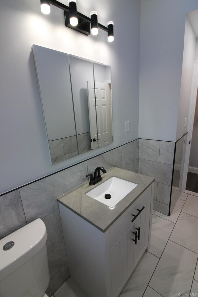 Building Photo - 26 Circle Dr