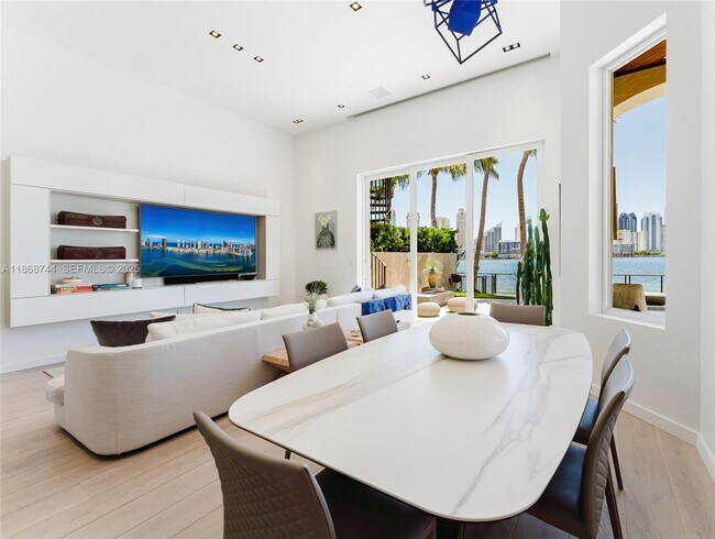 Building Photo - 3916 Island Estates Dr