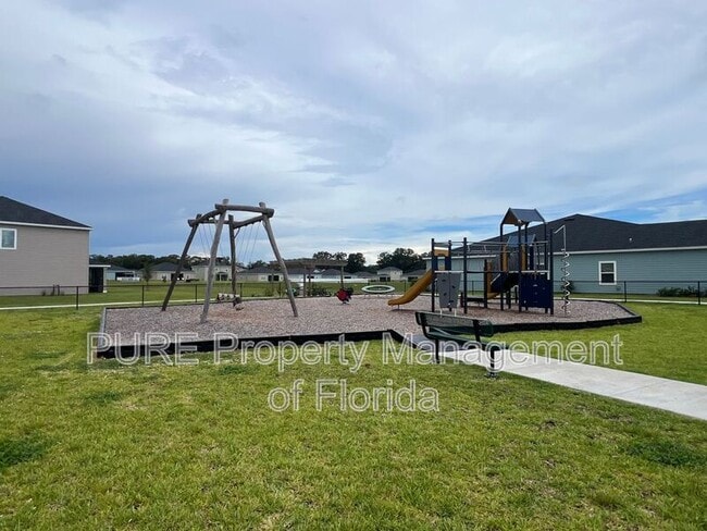 Building Photo - 3259 NE 40th Ln