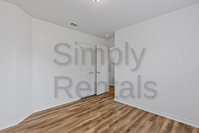 Building Photo - 1412 Hemphill St