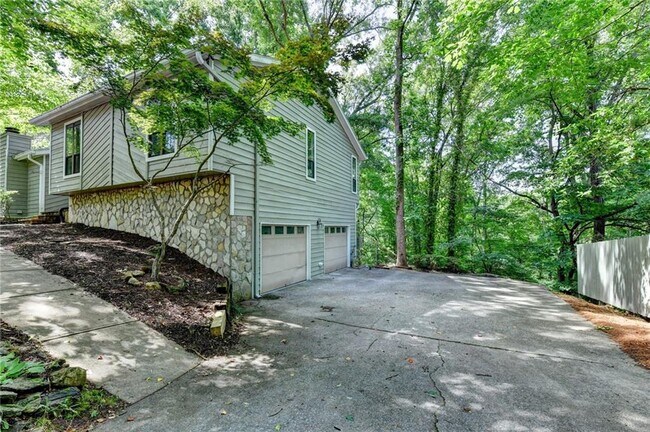 Building Photo - 5100 Forest Mist Dr