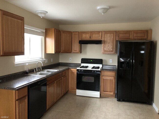 Building Photo - 3 br, 1 bath House - 563 E Guthrie Ave