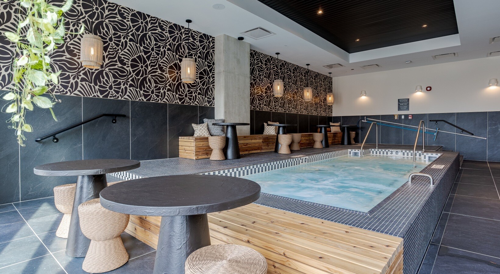 Building Photo - 327 N Aberdeen St