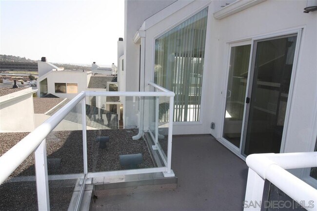 Building Photo - 373 Longden Ln