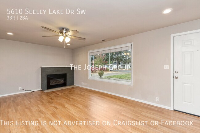 Building Photo - Beautifully updated 3 bed/2 bath in Lakewood!