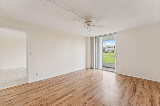 Building Photo - 250 NW 67th St