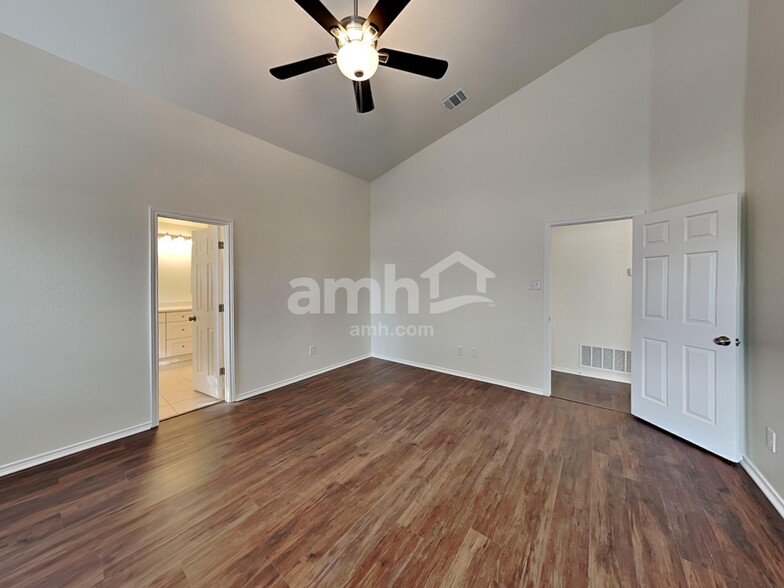 Building Photo - 8321 Brigalow St