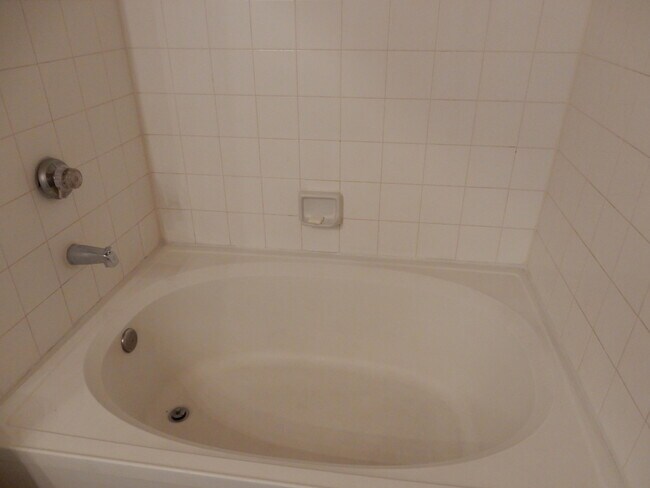 Building Photo - 4887 Via Palm Lakes Via