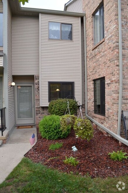 Building Photo - 42765 Lilley Pointe Dr