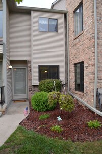 Building Photo - 42765 Lilley Pointe Dr