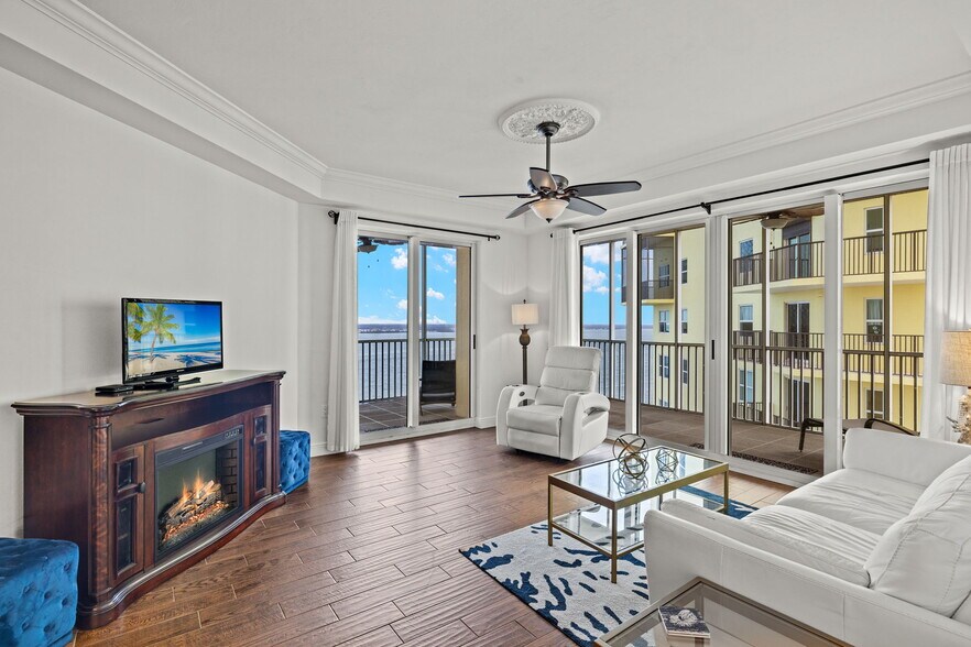 Building Photo - 2745 1st St