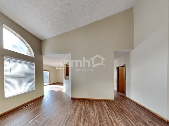 Building Photo - 8845 Amaranth Ct