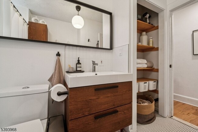 Building Photo - 21 Central Ave