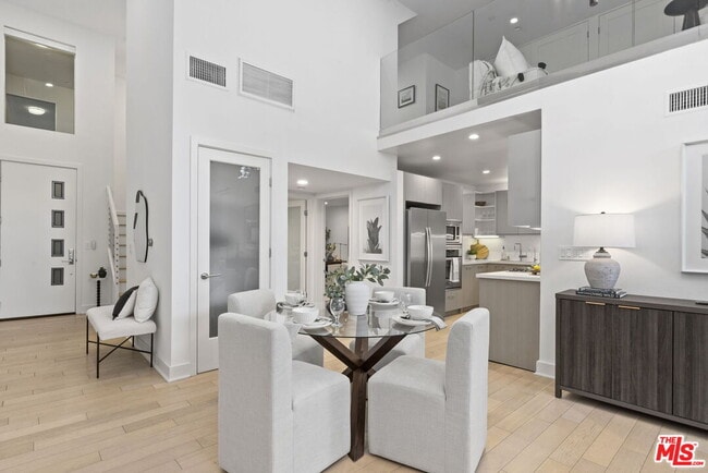 Building Photo - 600 Ridgeley Dr