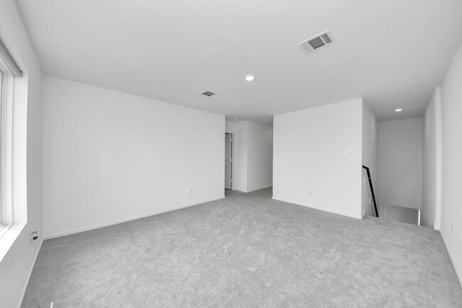 Building Photo - 3012 Majestic Sunrise Dr