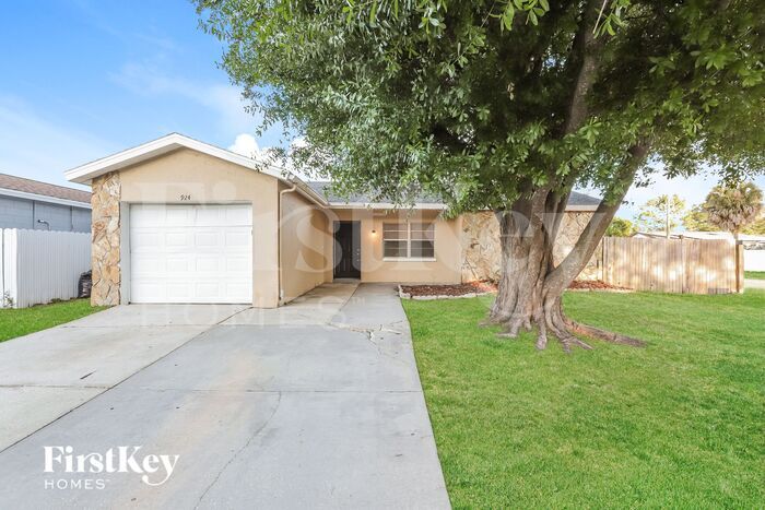 Primary Photo - 924 Axlewood Cir