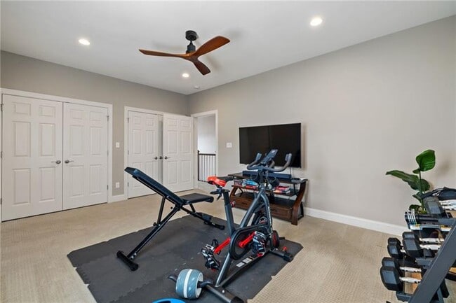 Building Photo - 261 1st St