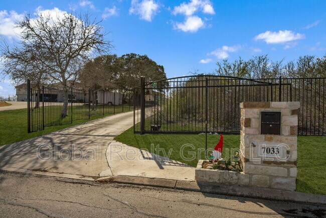 Building Photo - 7033 Robin Hood Way