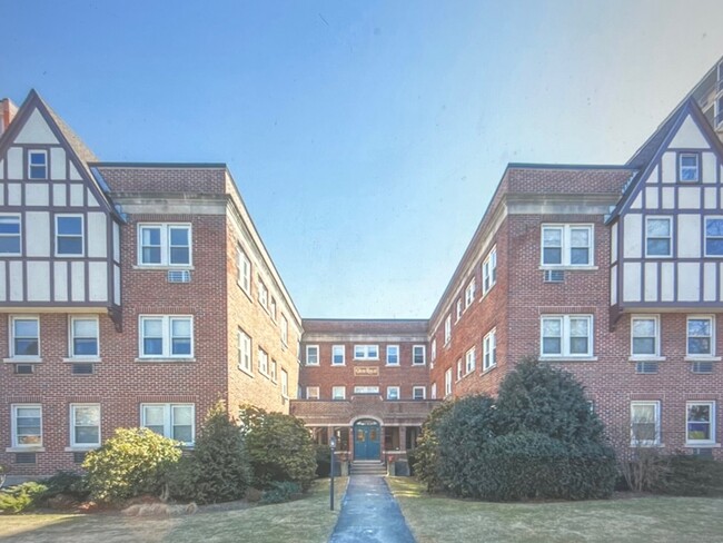 Primary Photo - 77 Glenbrook Rd