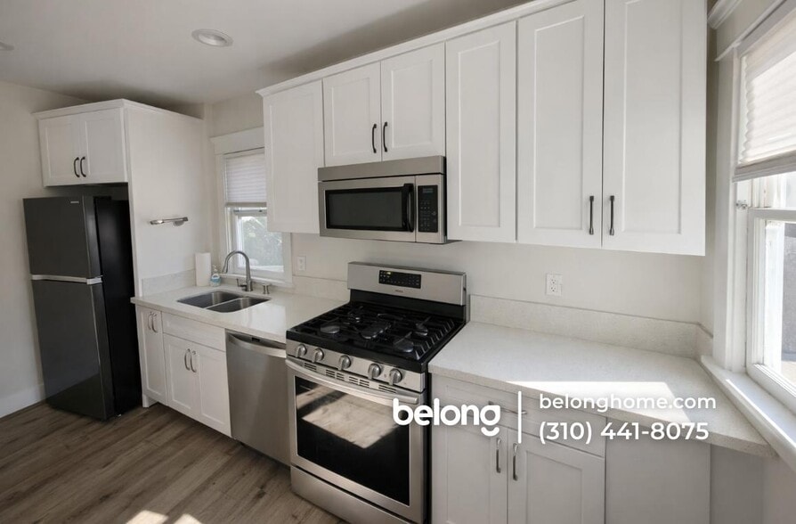 Building Photo - 1610 W 36th Pl