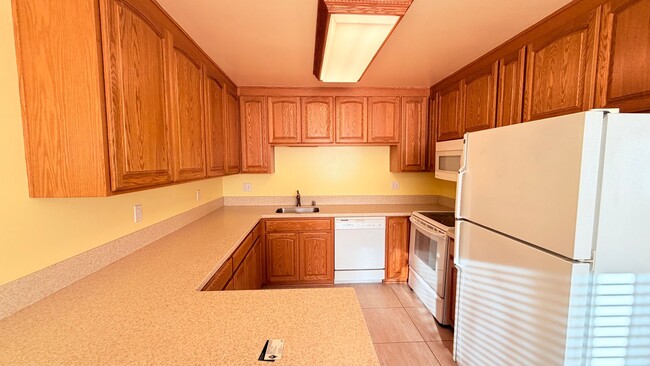 Building Photo - 2133 Santa Clara Ave