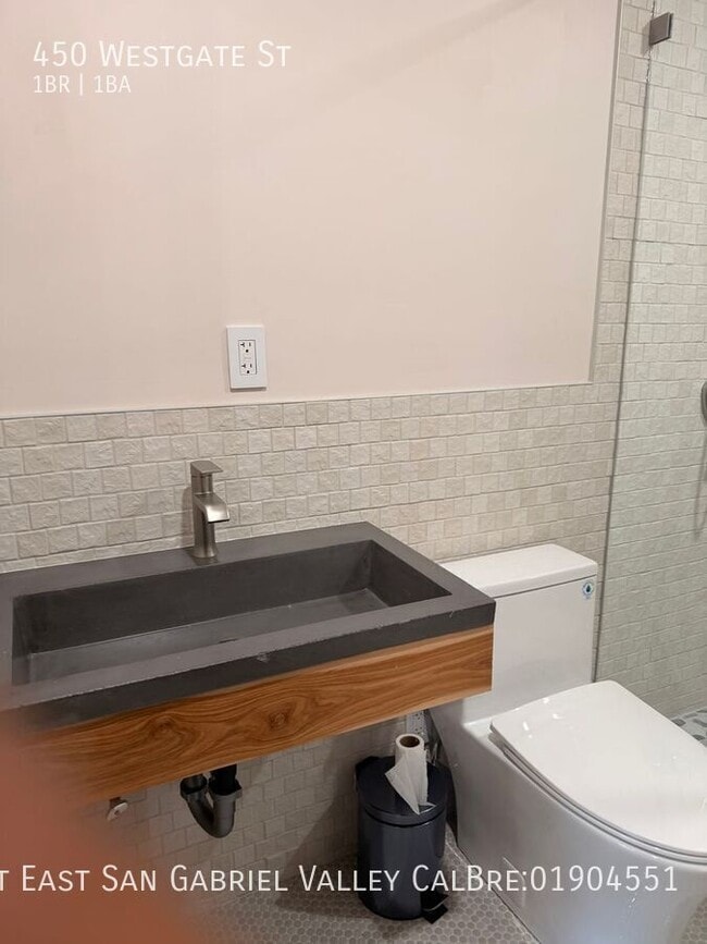 Building Photo - 450 Westgate St