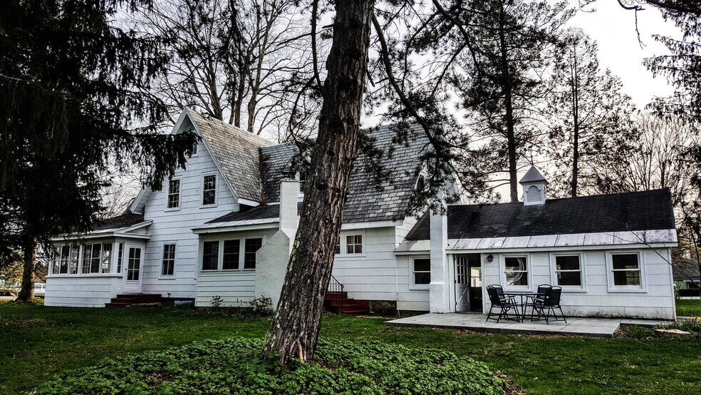 Building Photo - 96 Twitchell Hill Rd