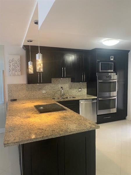 Building Photo - 3090 N Course Dr