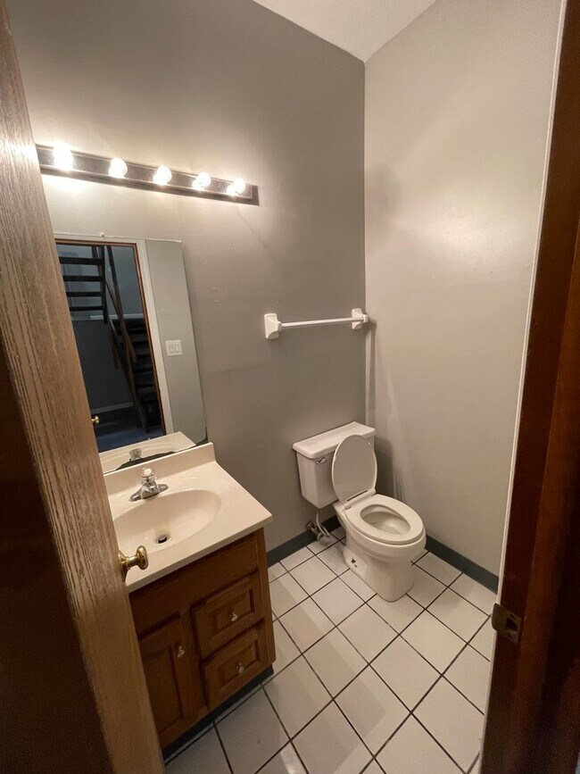 Building Photo - (22) 98-100 Woodruff Avenue