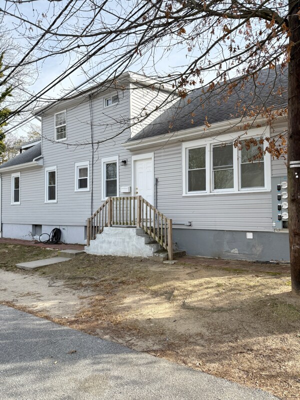 Building Photo - 16 Jenkins Ave