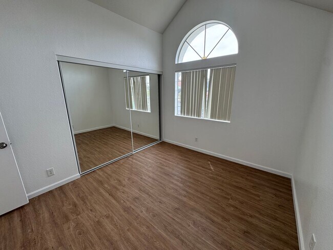Building Photo - 1423 Portofino Dr