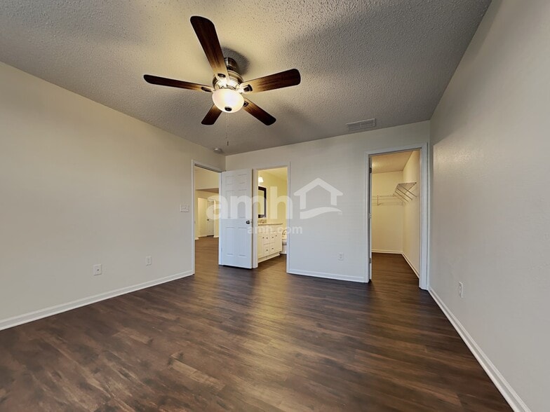 Building Photo - 15522 Dry Creek Rd