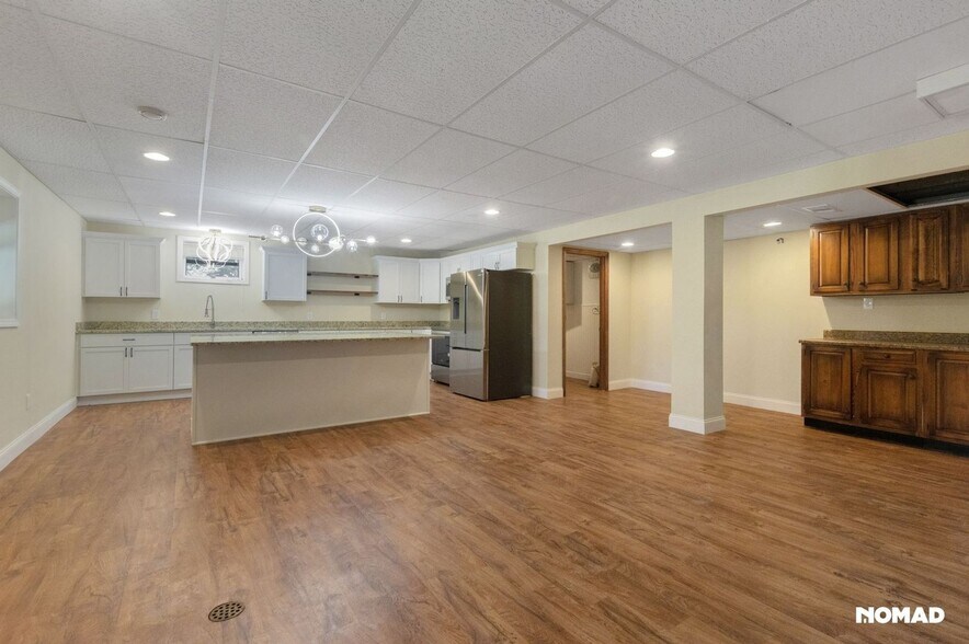 Building Photo - 139 Ladue Oaks Dr