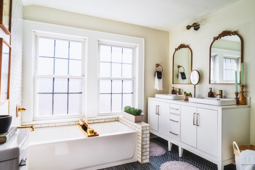 Building Photo - 715 Grandin Rd