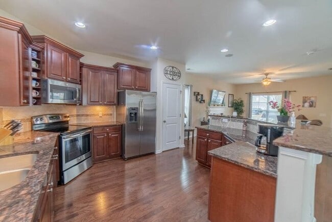 Building Photo - 341 Casey Dr