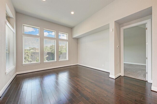 Building Photo - 2416 Echo Park Dr