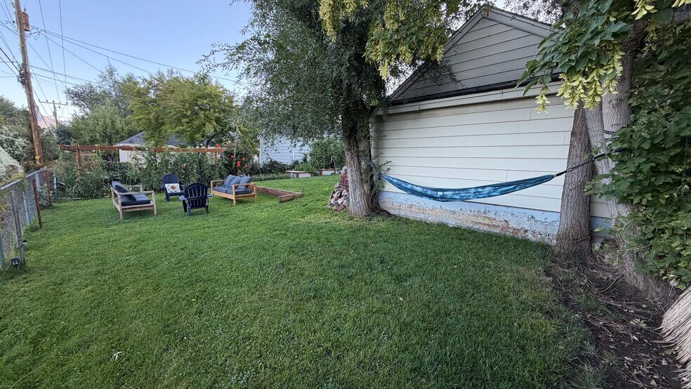 Building Photo - 2659 Brinker Ave