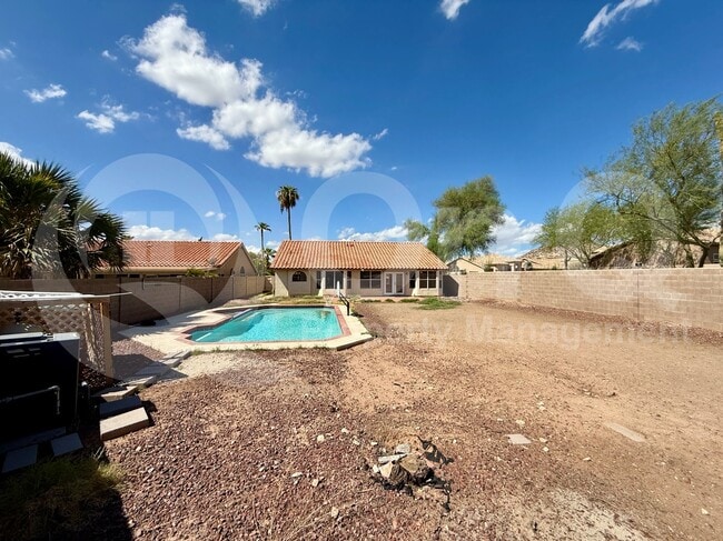 Building Photo - 2218 E Desert Trumpet Rd